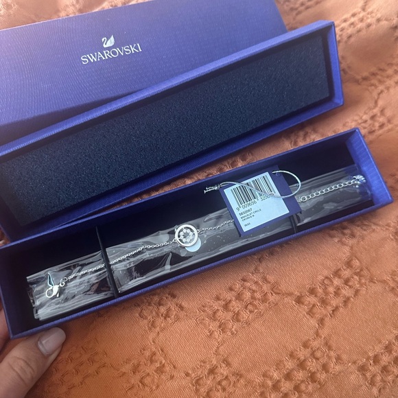 Swarovski Silver Bracelet with Crystals - Picture 4 of 8